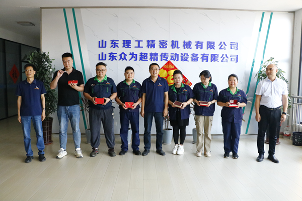 紀(jì)念金牌頒發(fā)